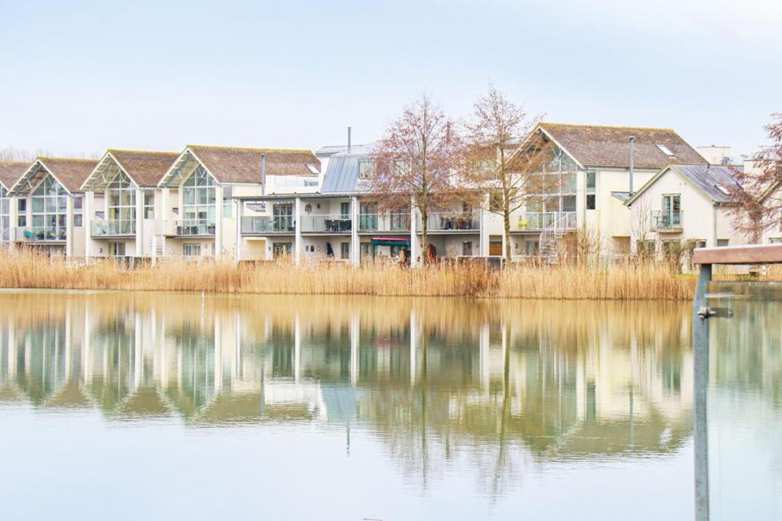 Howells Mere 88, Tranquility P Somerford Keynes Exteriör bild